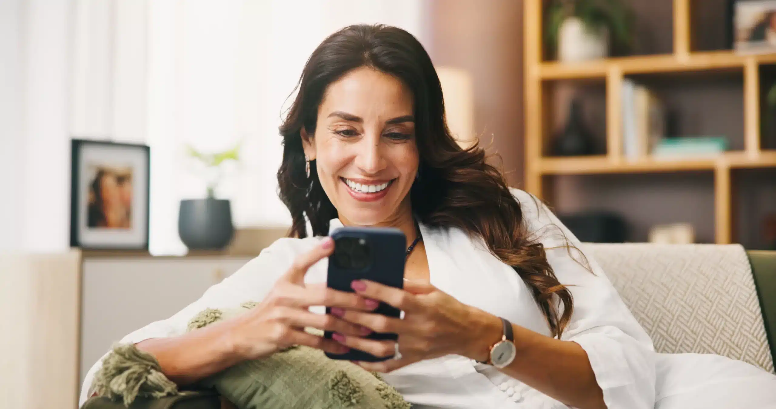 lady satisfied with the precise and personalized care in Silver Spring Cosmetic Dentistry